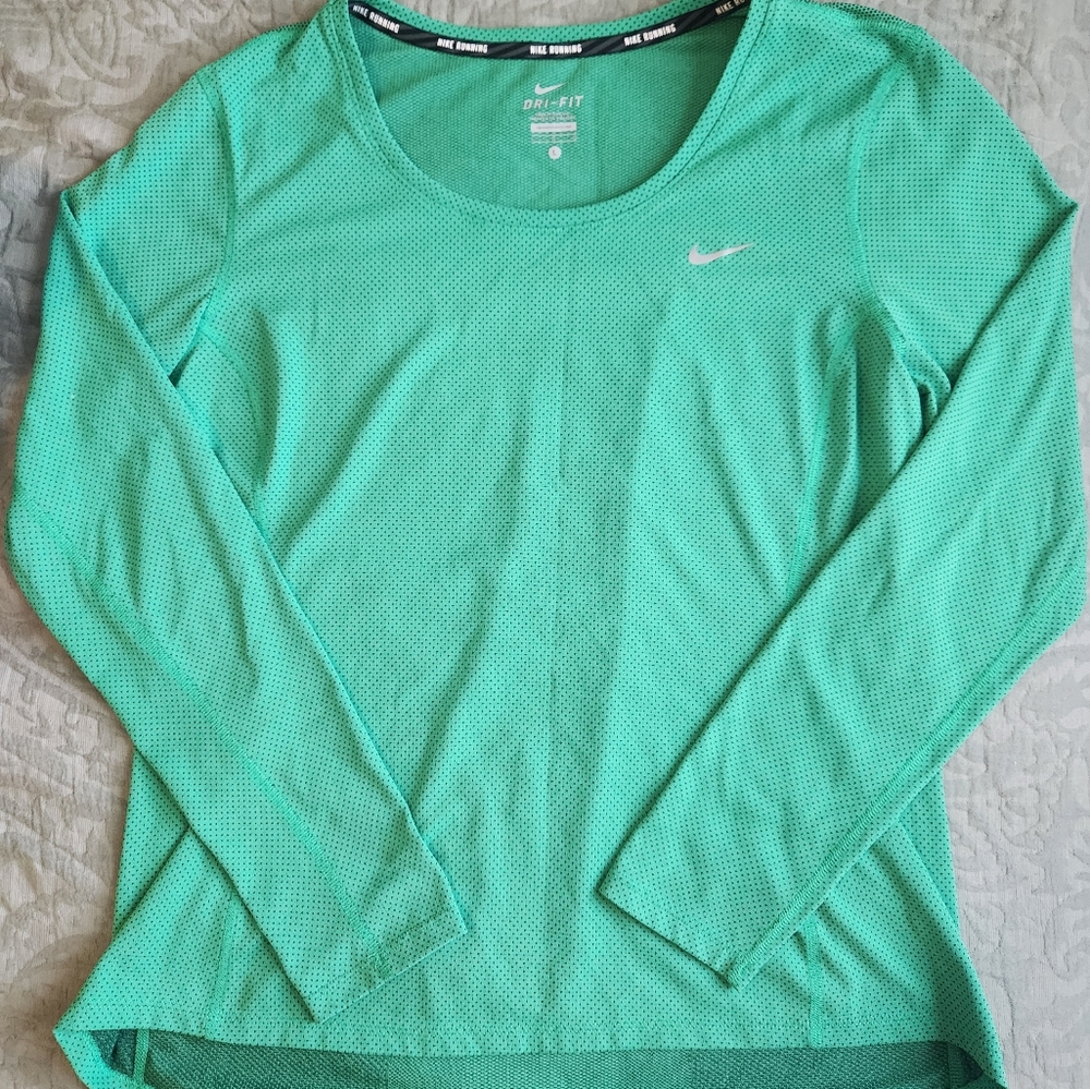 Nike Women's Green Long Sleeve Shirt